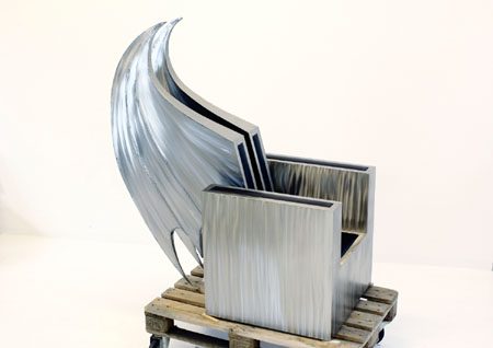 finished throne - chrome with wings